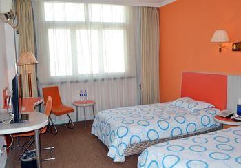 Motel 168 Shanghai Pudong Huinan Metro Station Tesco Xangai Exterior foto